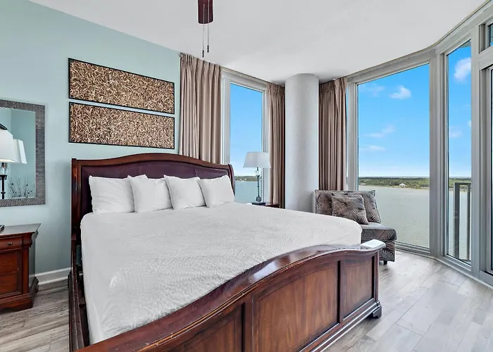 Lagoon Tower 1402 Holiday home *