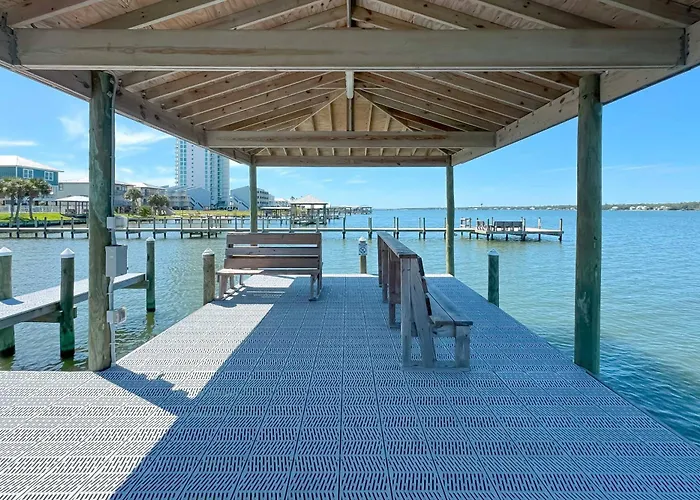 Lagoon Tower 1402 Holiday home